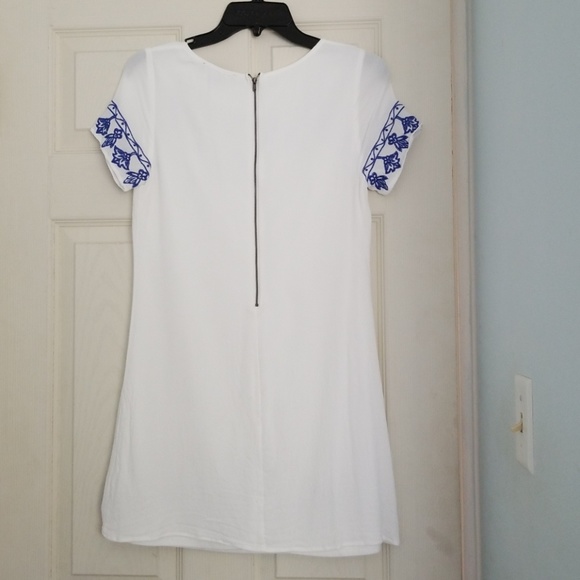 White and blue embroidered shift dress - Picture 2 of 2